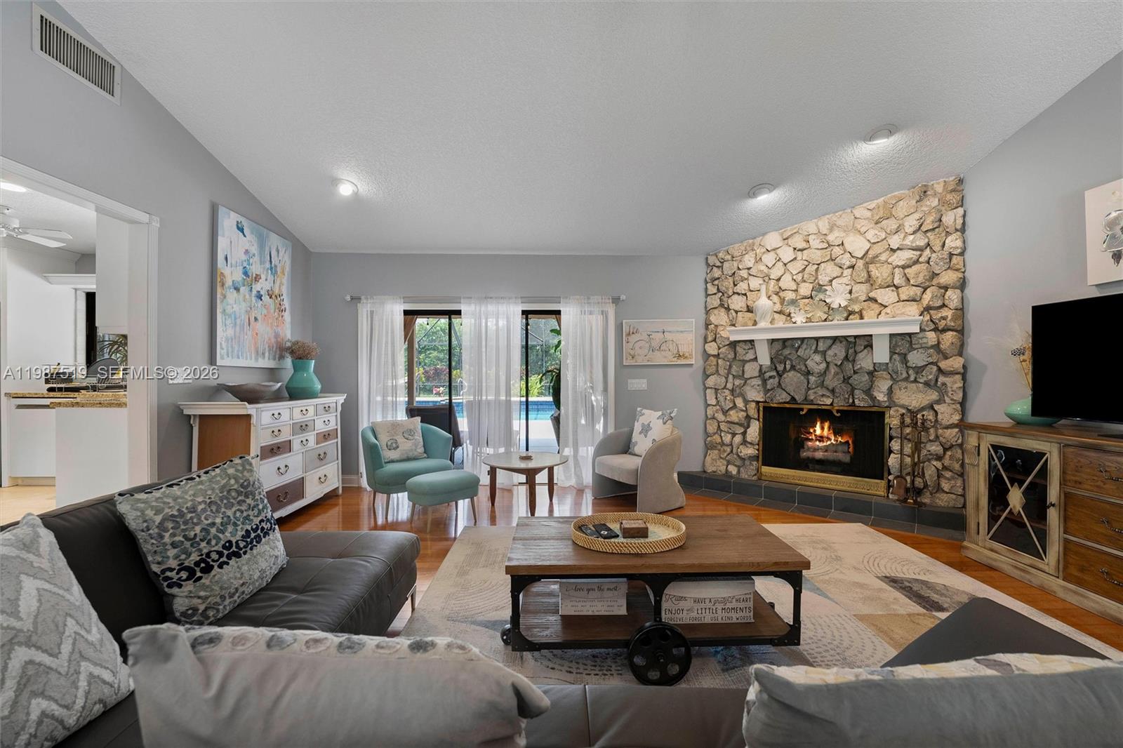 PINEWOOD GROVE OF WELLING - Residential