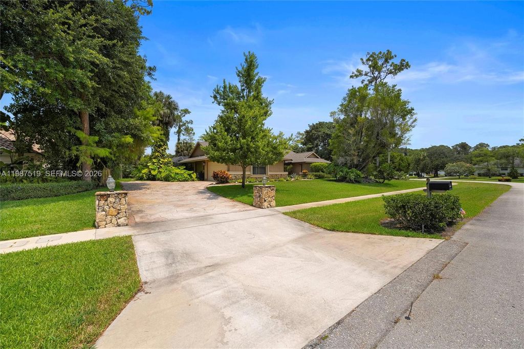 Photo of 196 Scarborough Ter, Wellington, FL 33414 (MLS # A11987519)