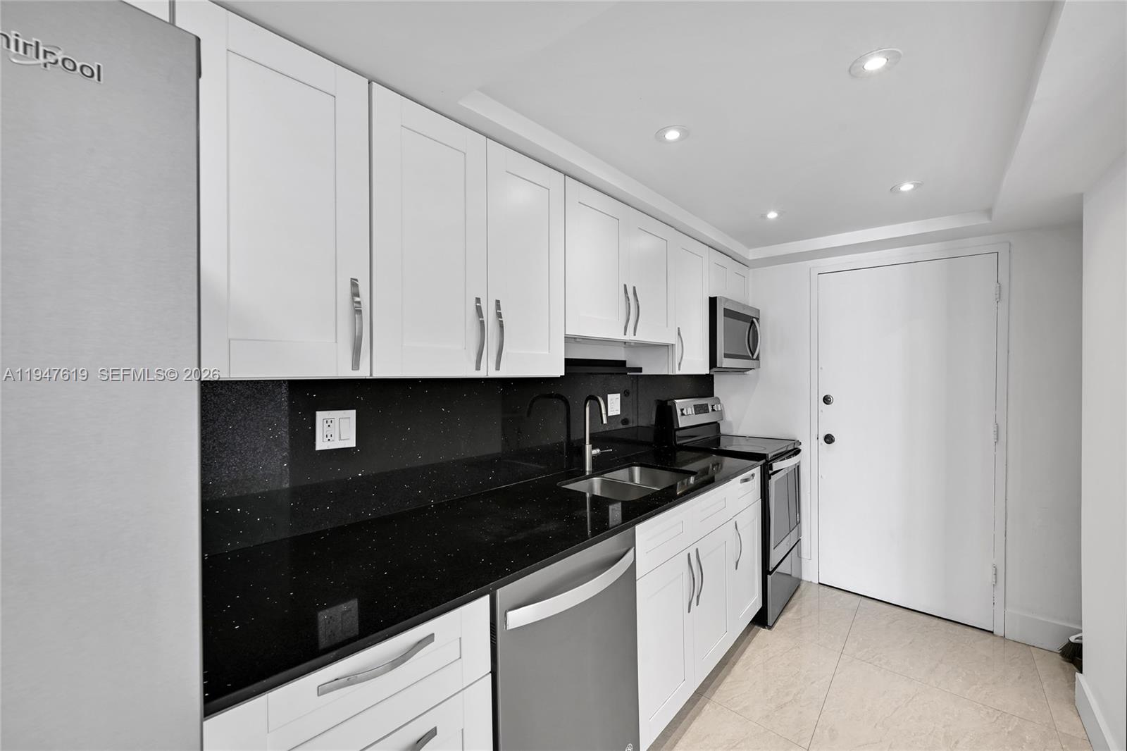 18041 Biscayne Blvd 1202