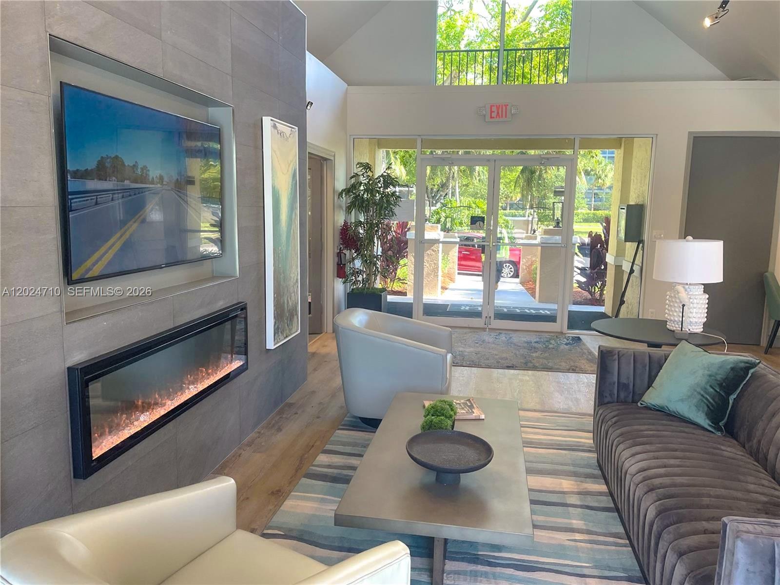 BREEZES AT PALM AIRE COND - Residential Lease