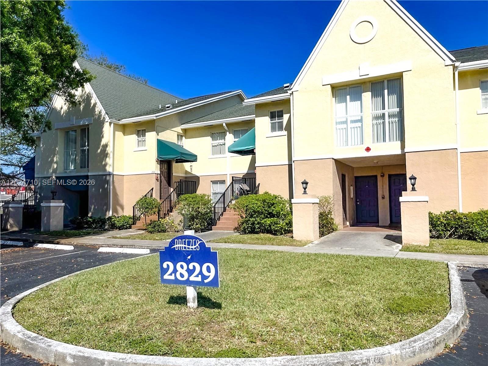BREEZES AT PALM AIRE COND - Residential Lease