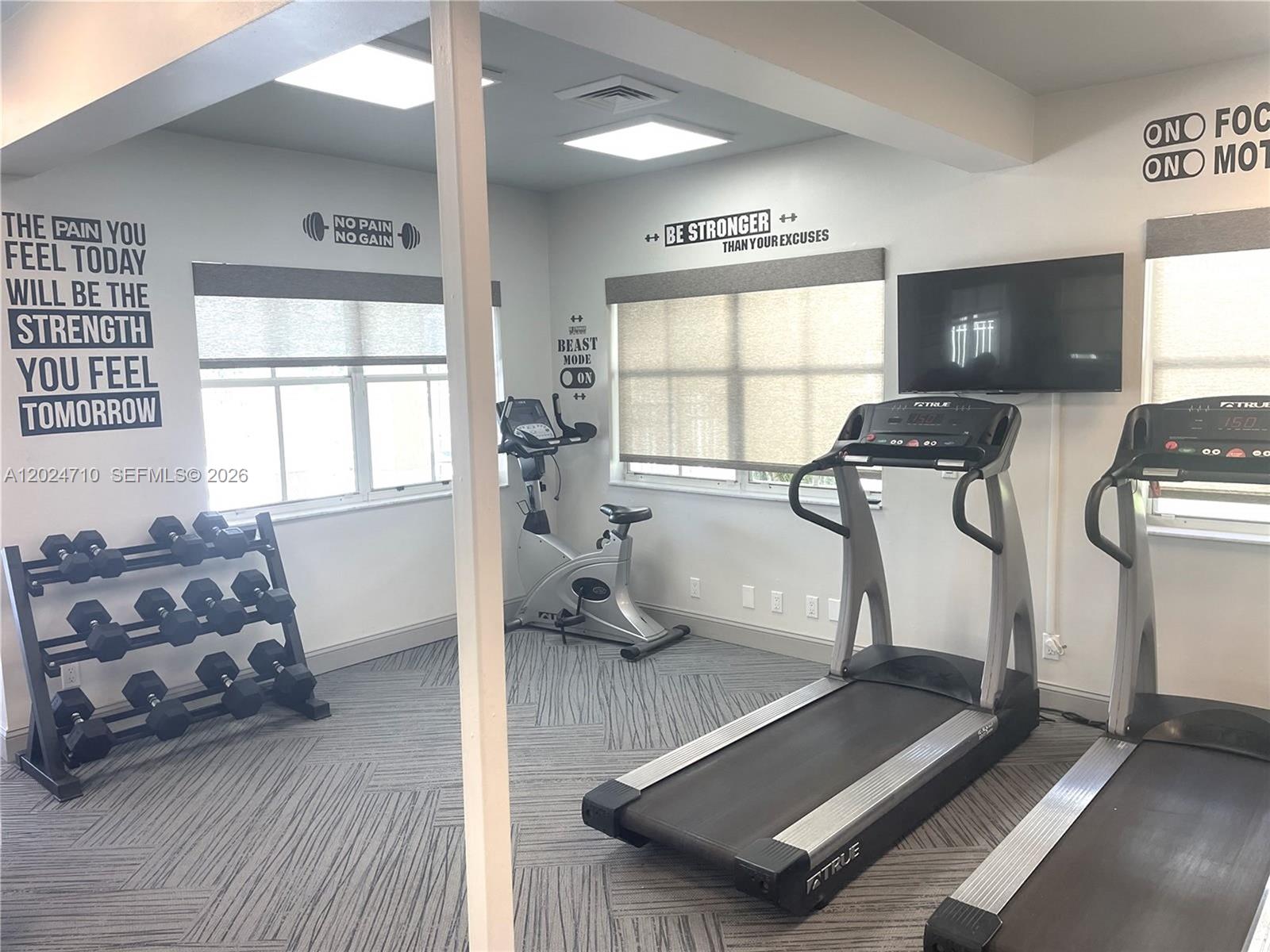 BREEZES AT PALM AIRE COND - Residential Lease