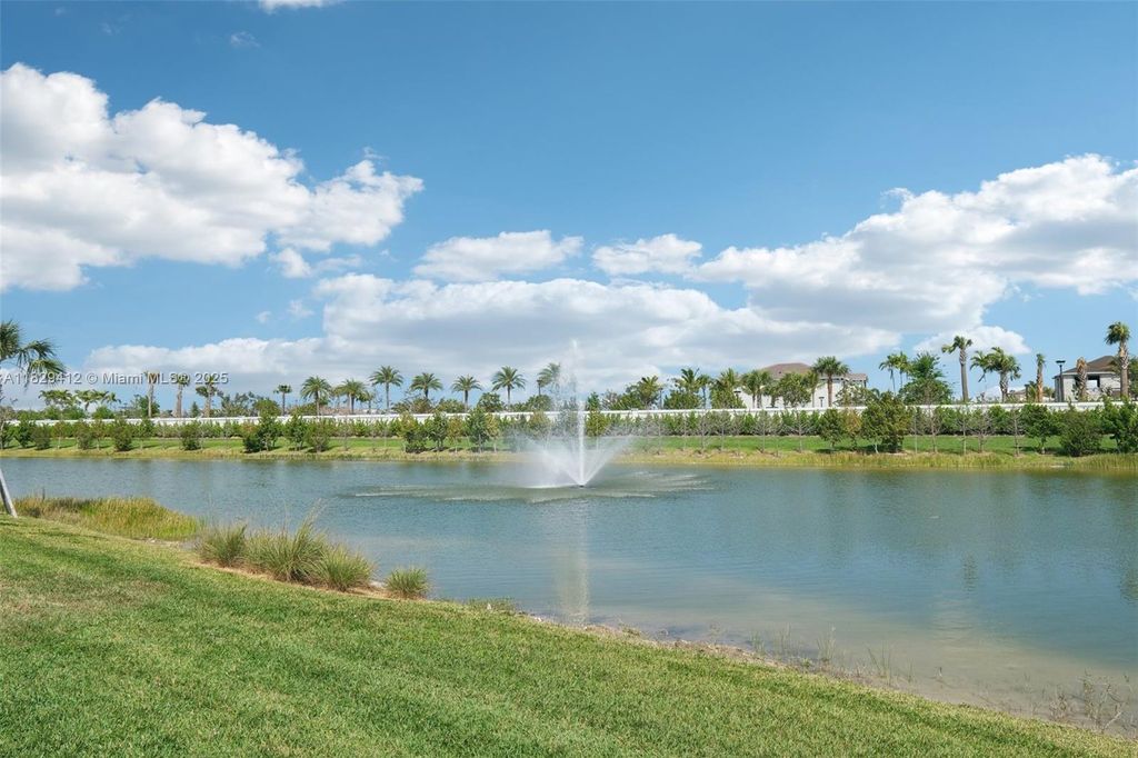 Photo of 13075 Feathering Way, Palm Beach Gardens, FL 33412 (MLS # A11829412)