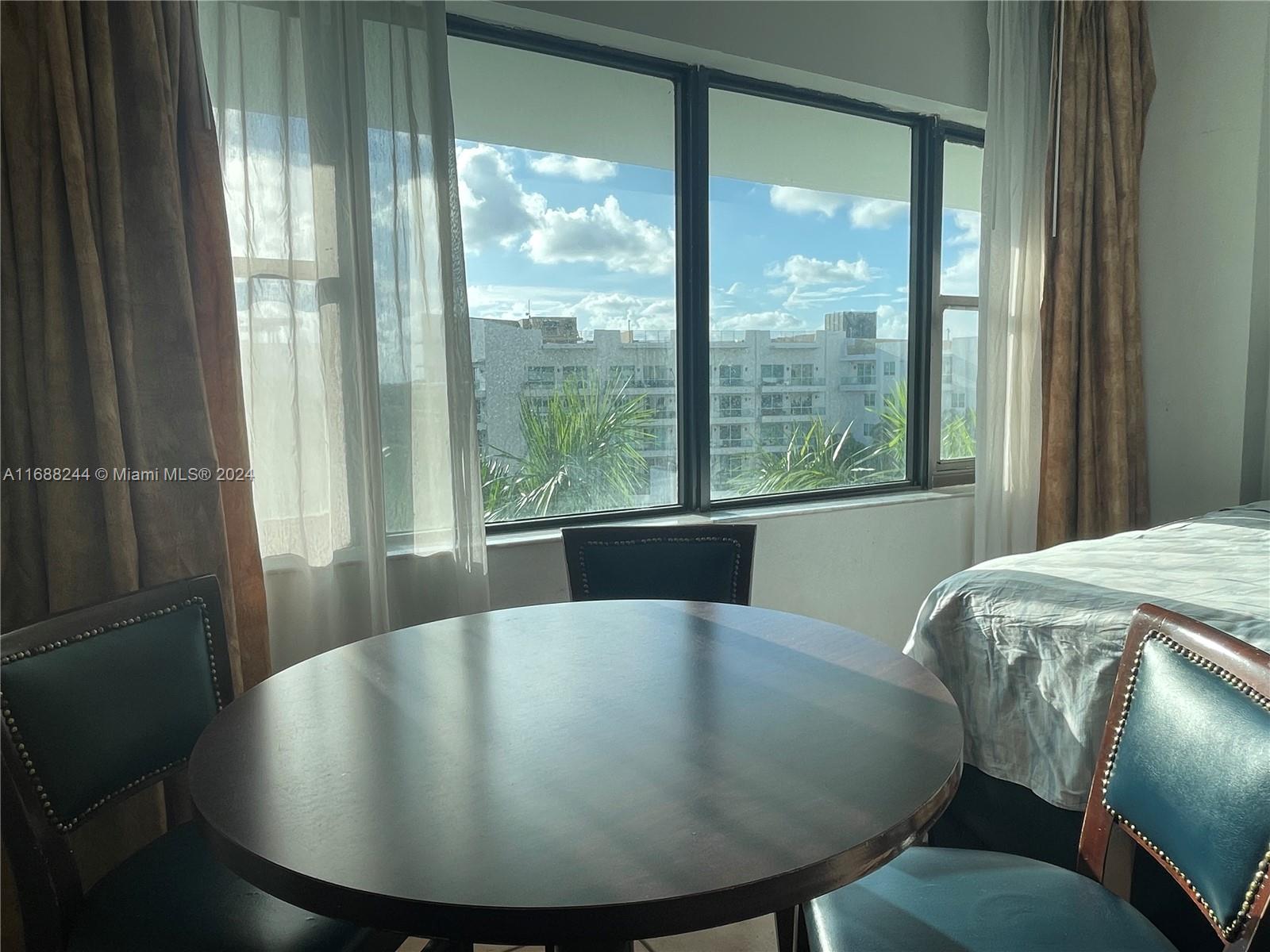 THE CASABLANCA CONDO - Residential