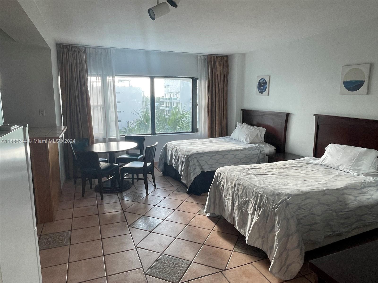 THE CASABLANCA CONDO - Residential