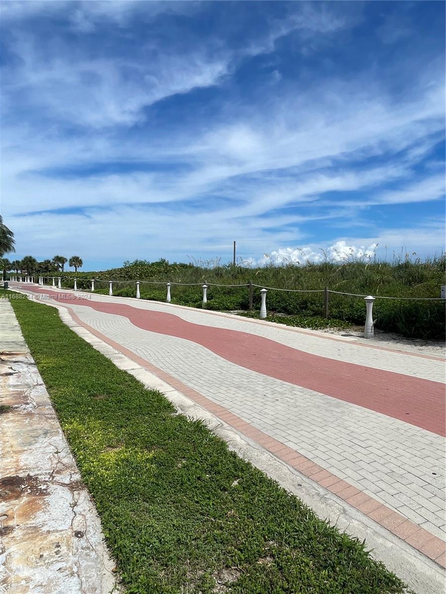 THE CASABLANCA CONDO - Residential