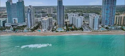 Photo of 3101 S Ocean Dr #1406, Hollywood, FL 33019 (MLS # A12049321)