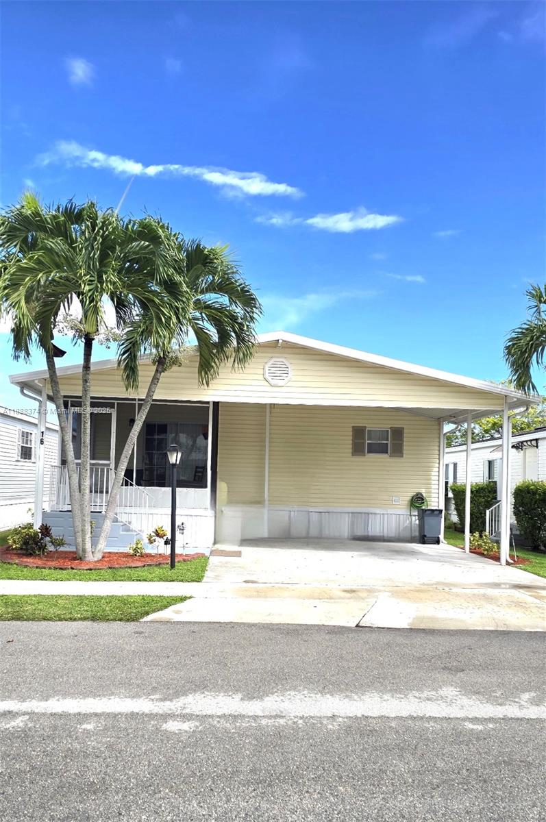 PARADISE VILLAGE - Residential