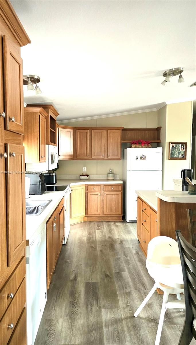PARADISE VILLAGE - Residential