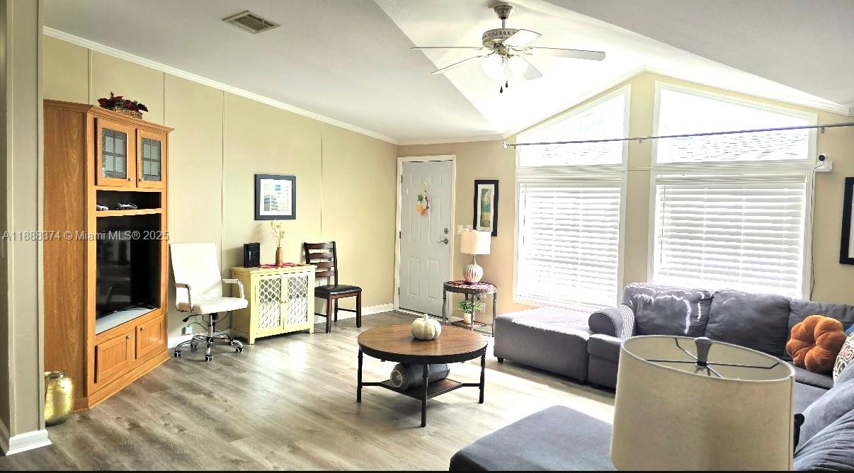 PARADISE VILLAGE - Residential