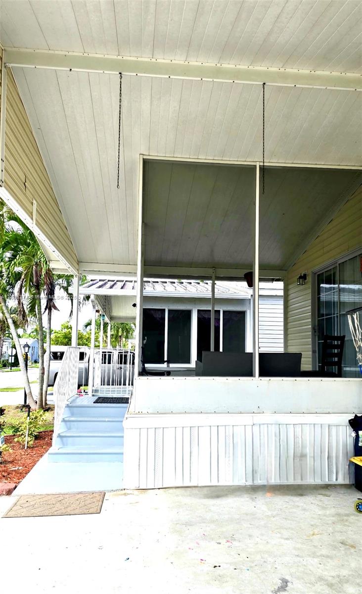 PARADISE VILLAGE - Residential
