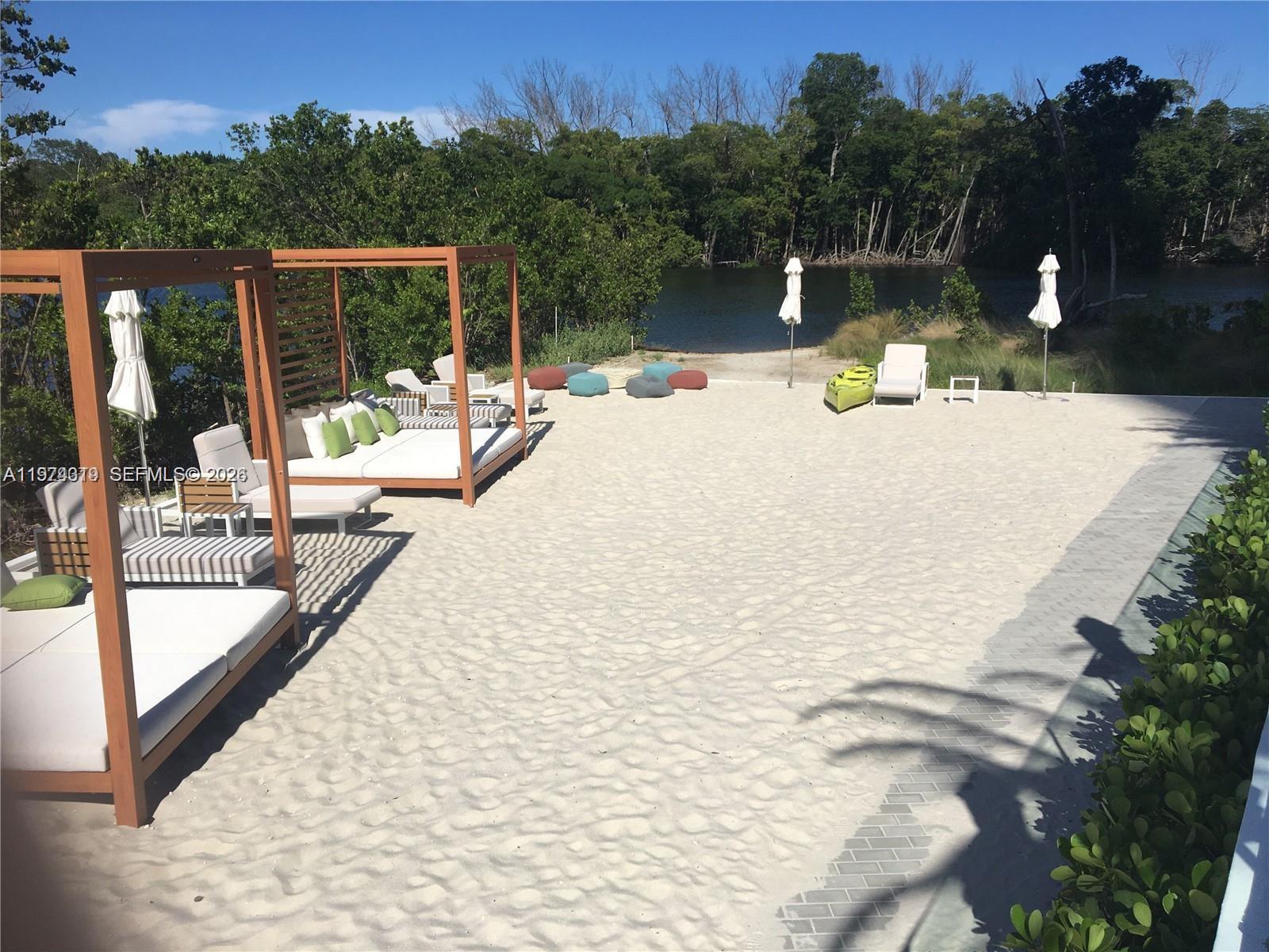 THE HARBOUR SOUTH CONDO - Residential