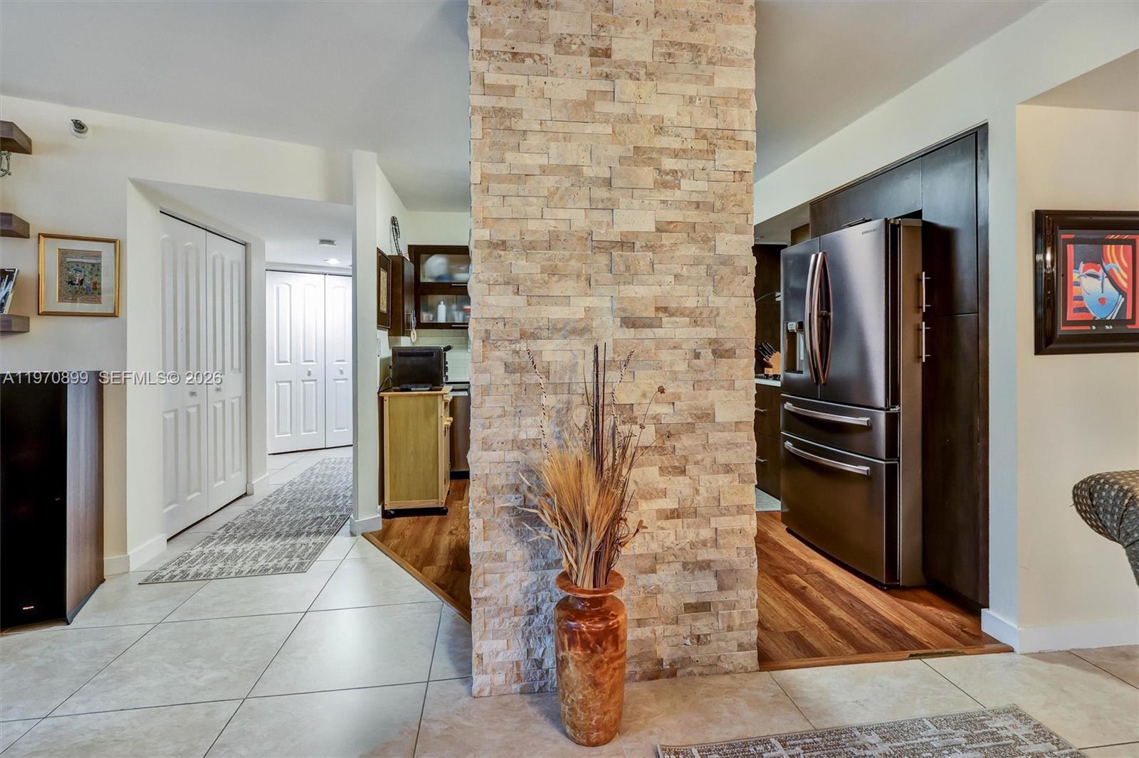 MYSTIC POINTE TOWER 400 C - Residential