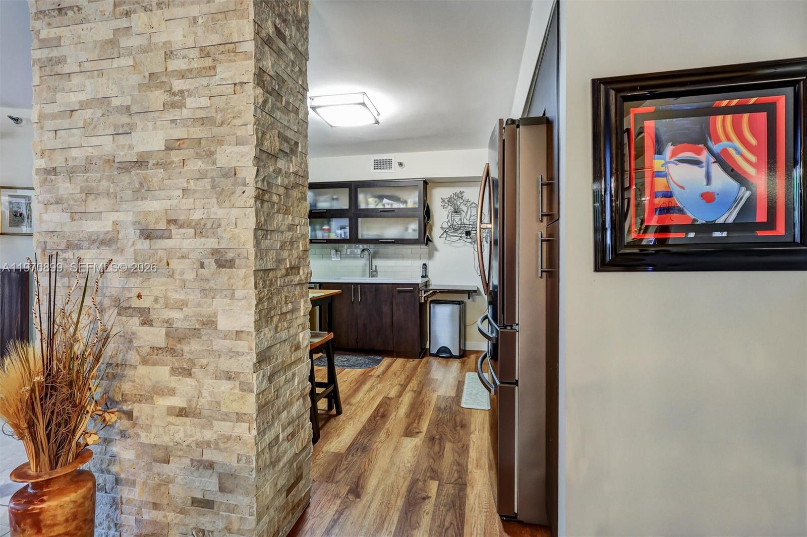 MYSTIC POINTE TOWER 400 C - Residential