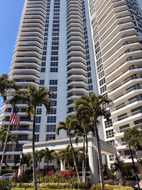 MYSTIC POINTE TOWER 400 C - Residential