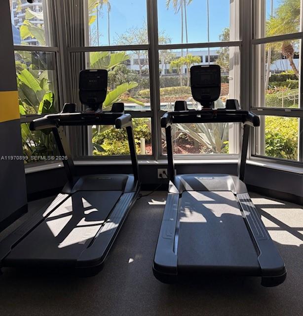 MYSTIC POINTE TOWER 400 C - Residential