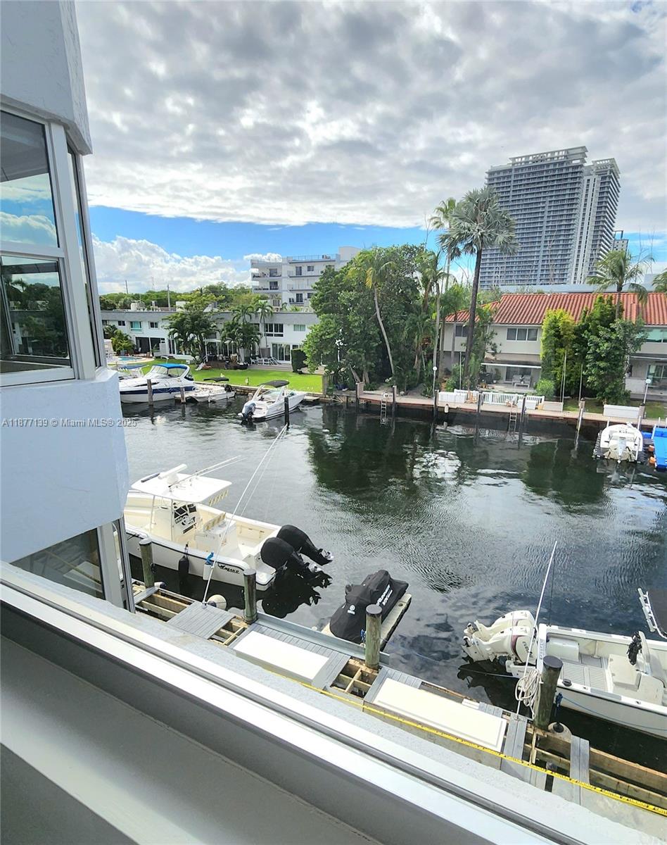 REEF WEST CONDO - Residential Lease