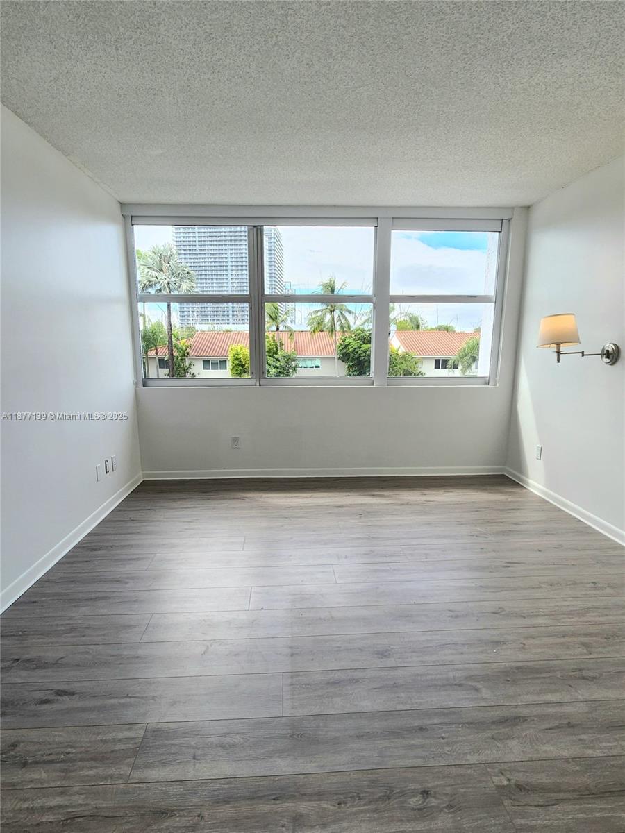 REEF WEST CONDO - Residential Lease