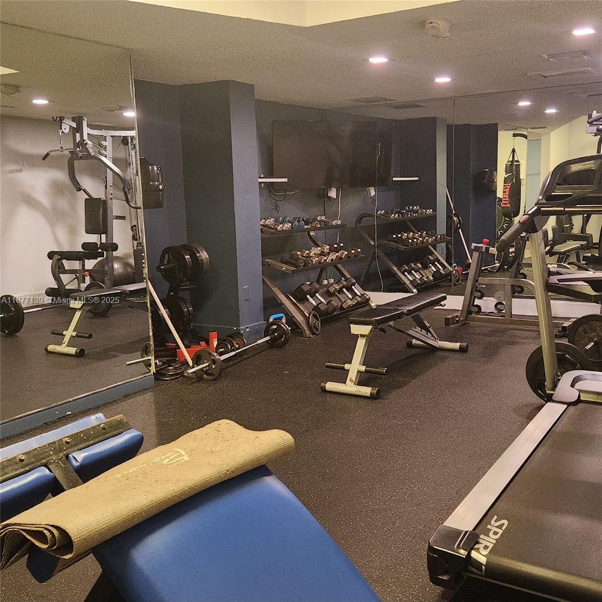 REEF WEST CONDO - Residential Lease