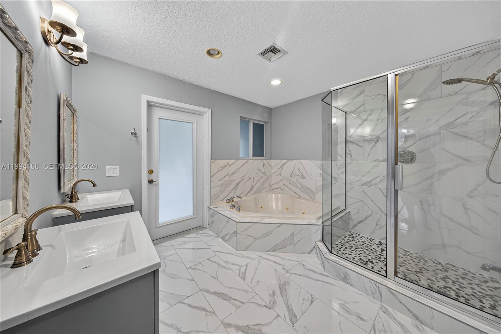 CORAL SHORES AMEND PLAT - Residential