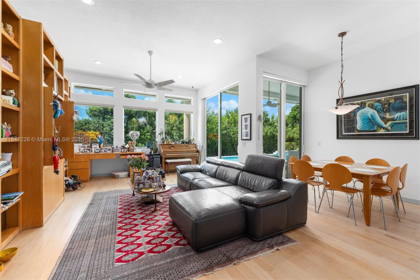 HOLLYWOOD HILLS NORTH SEC - Residential