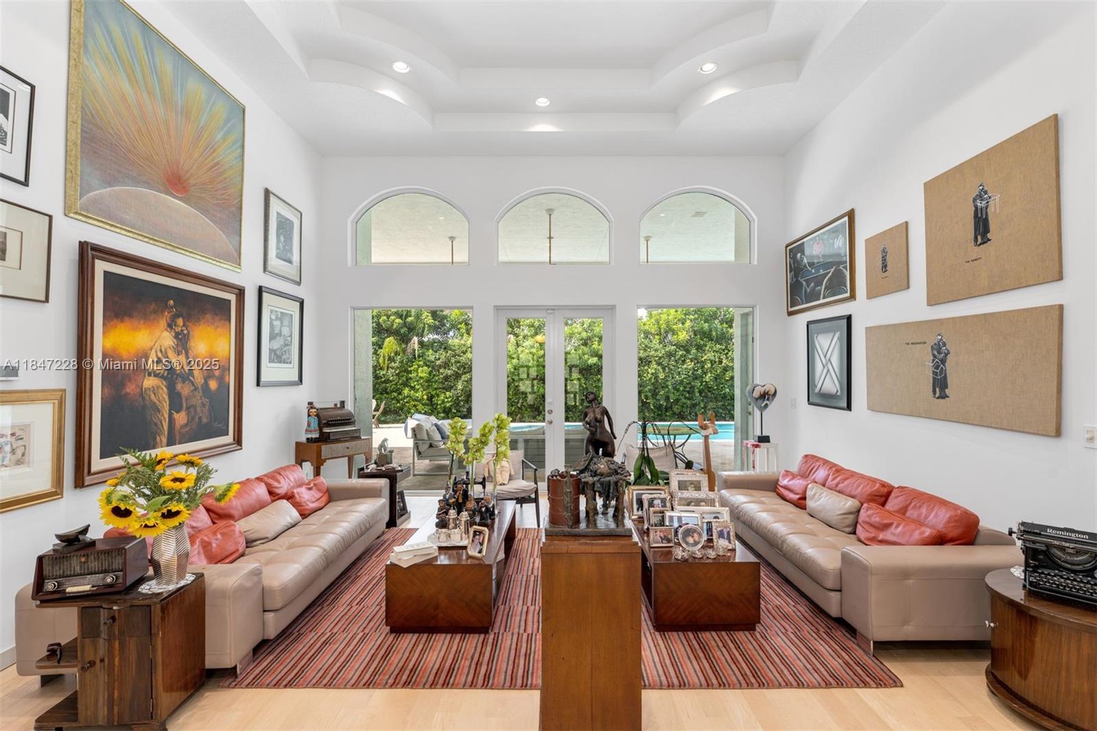 HOLLYWOOD HILLS NORTH SEC - Residential