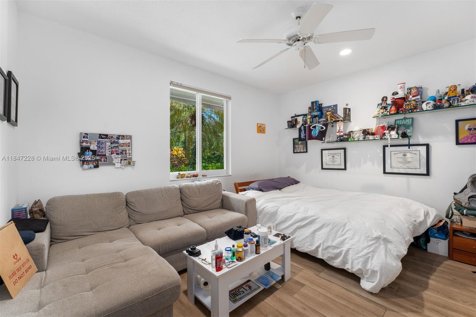 HOLLYWOOD HILLS NORTH SEC - Residential