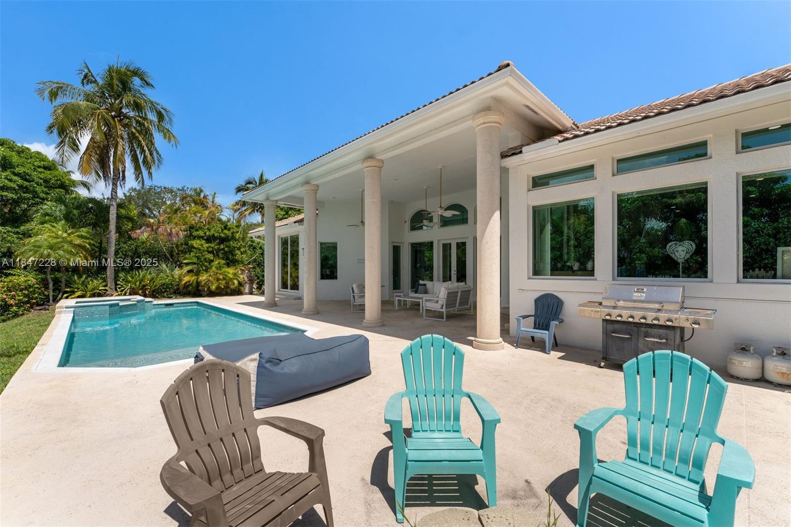 3720 N 37th Ter