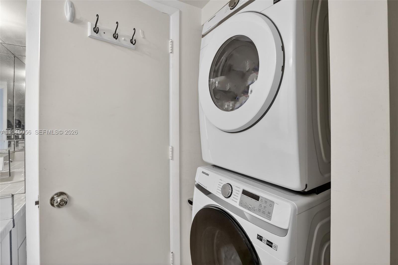 1000 ISL BLVD WILLIAMS IS - Residential