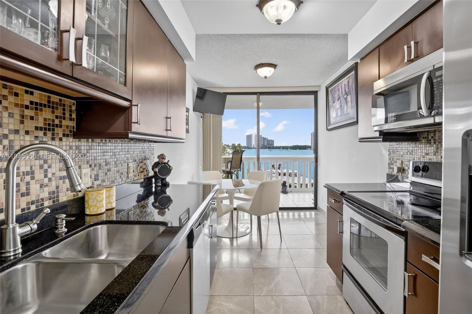 1000 ISL BLVD WILLIAMS IS - Residential