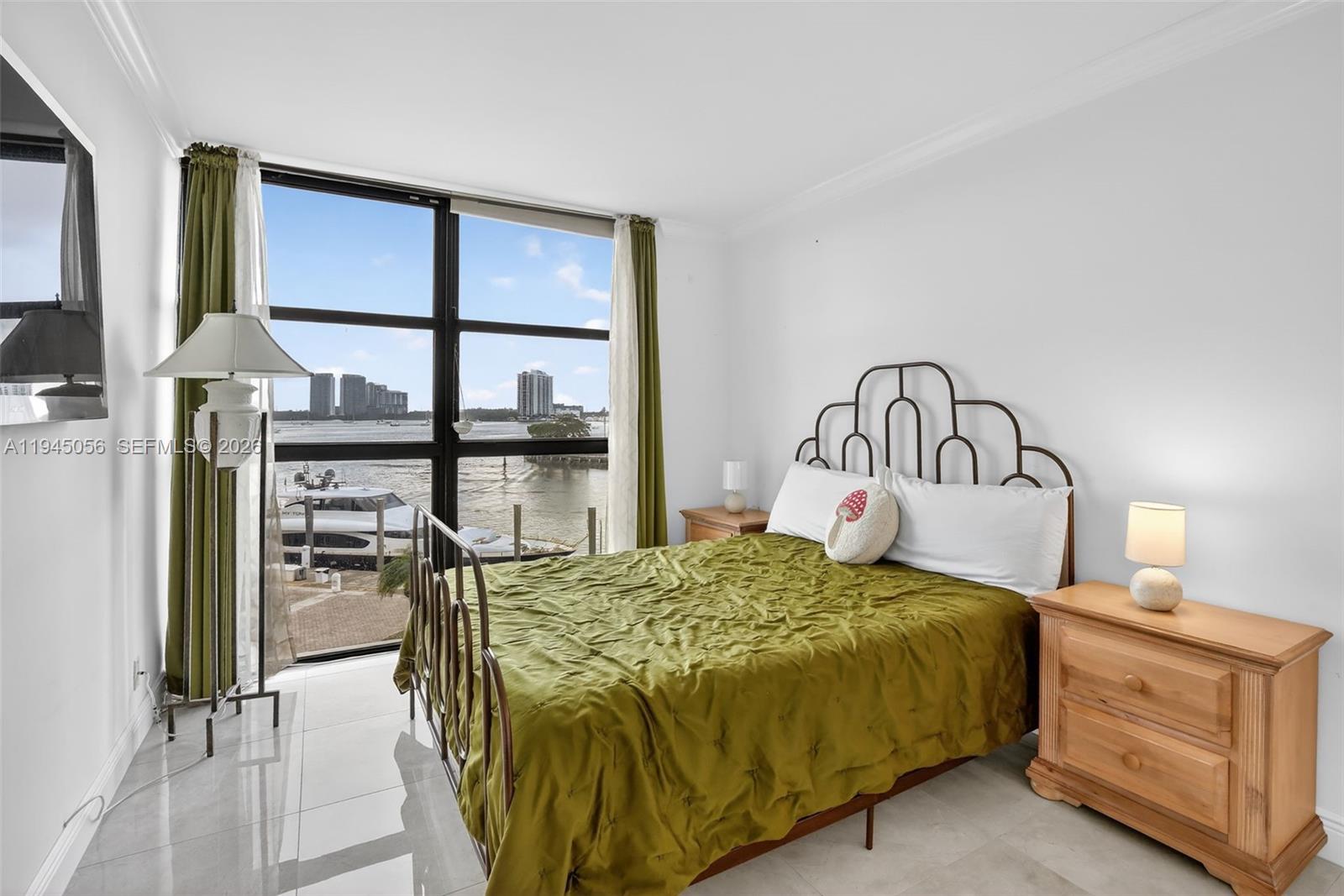 1000 ISL BLVD WILLIAMS IS - Residential