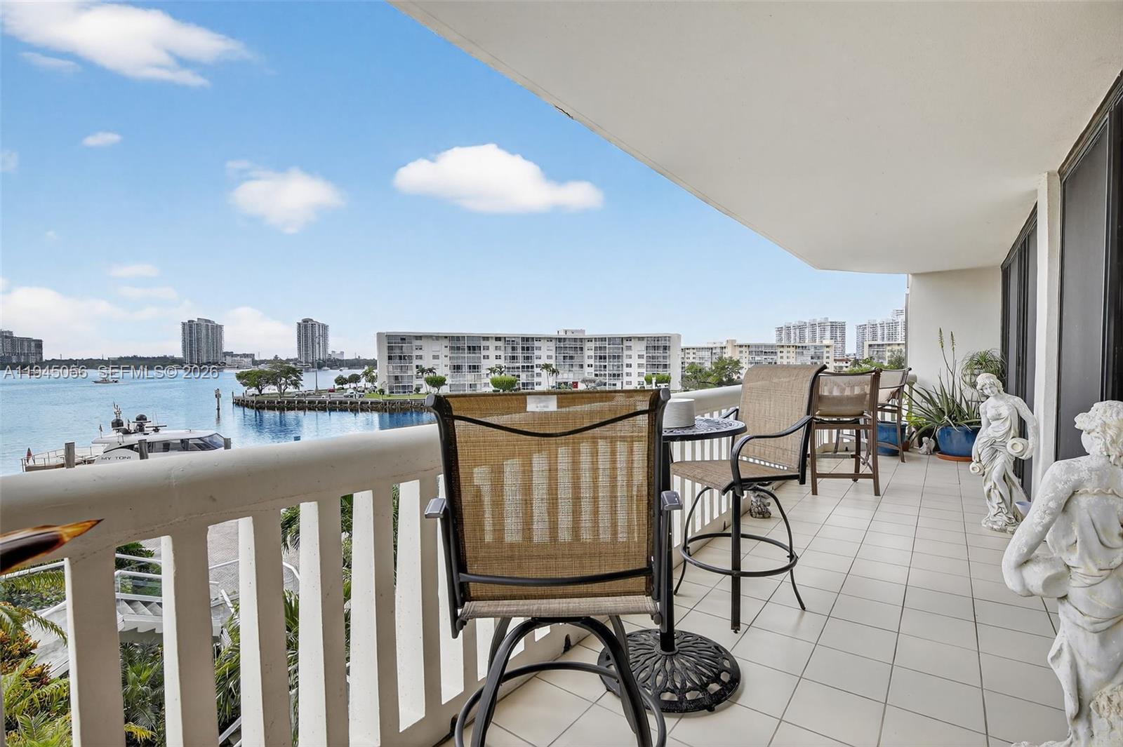 1000 ISL BLVD WILLIAMS IS - Residential