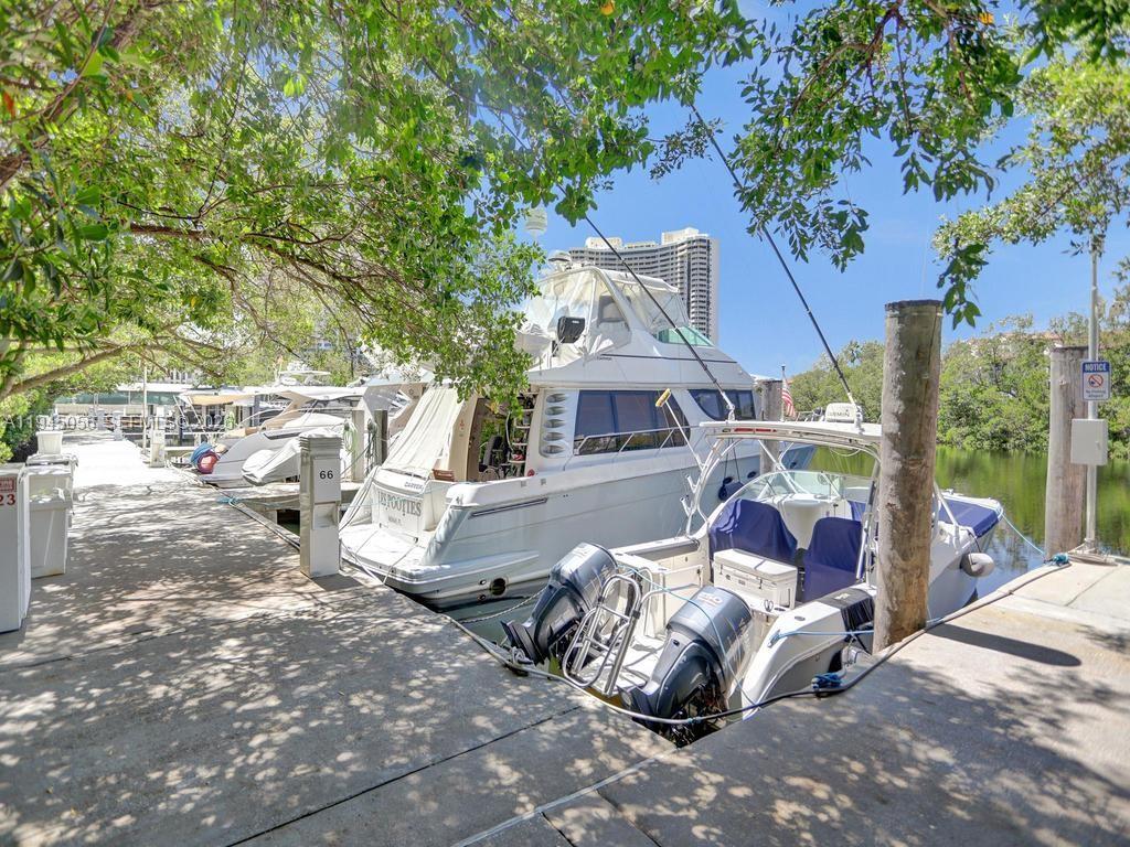 1000 ISL BLVD WILLIAMS IS - Residential