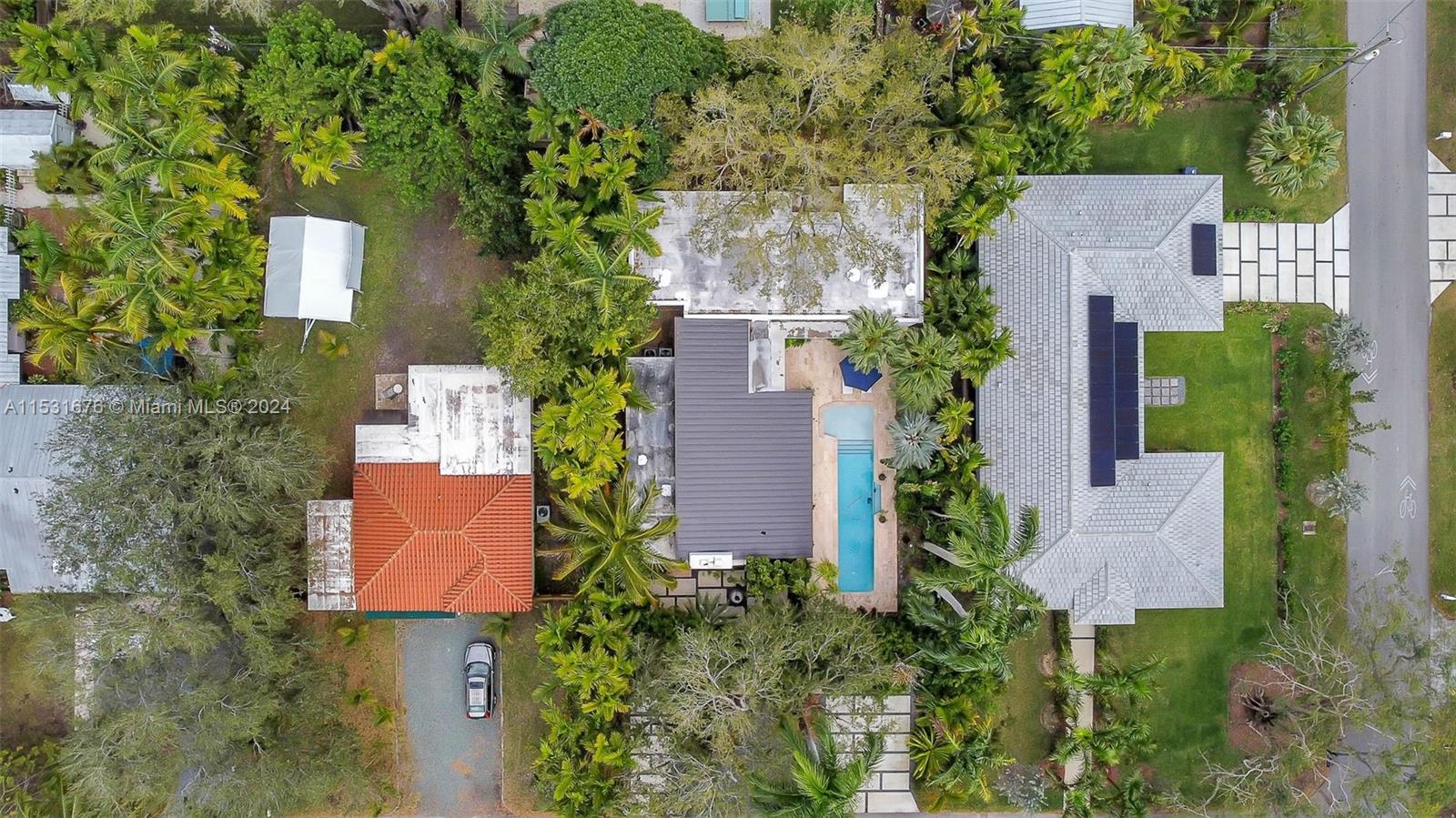 PINECREST VILLAS - Residential