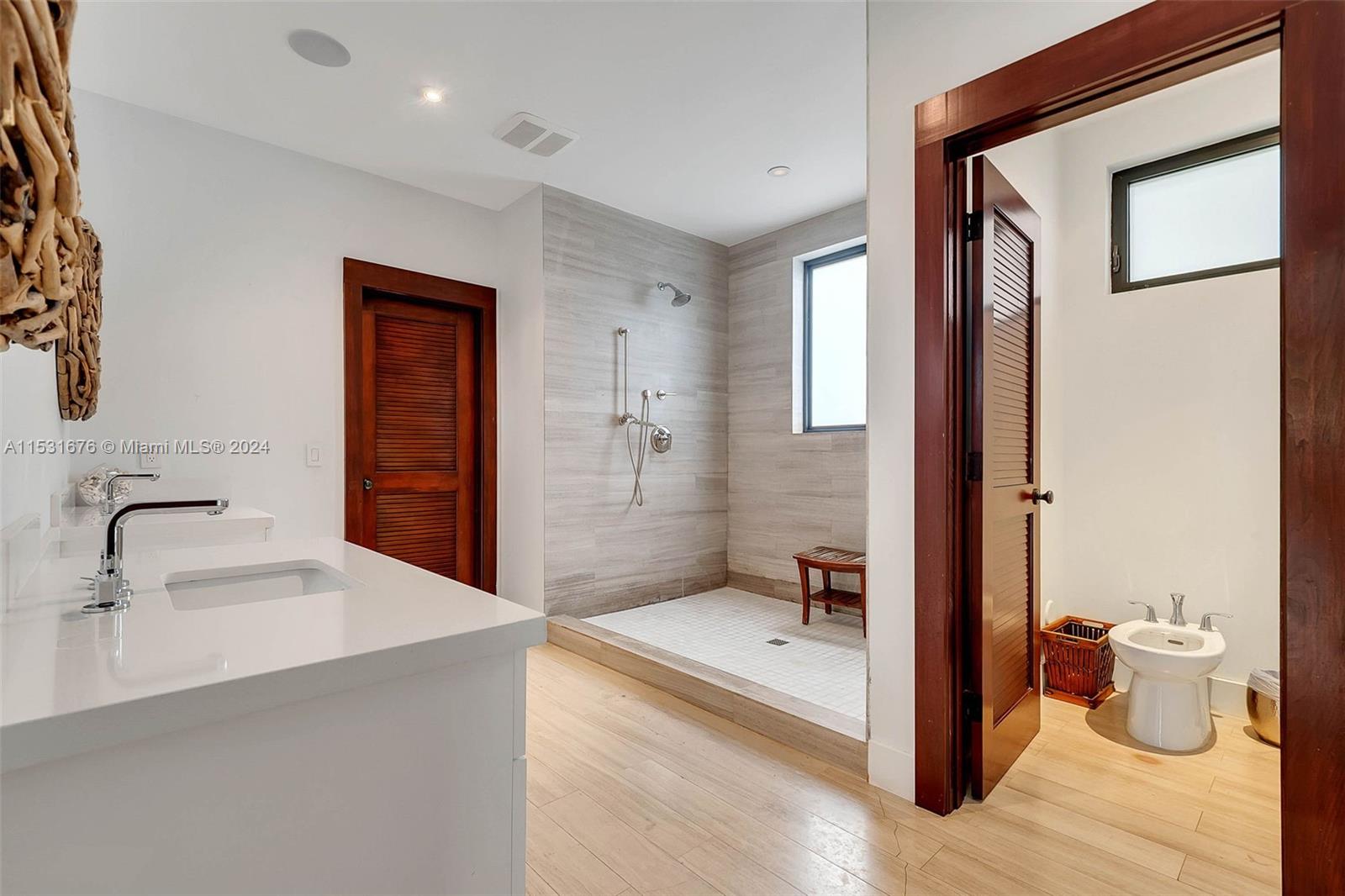 PINECREST VILLAS - Residential