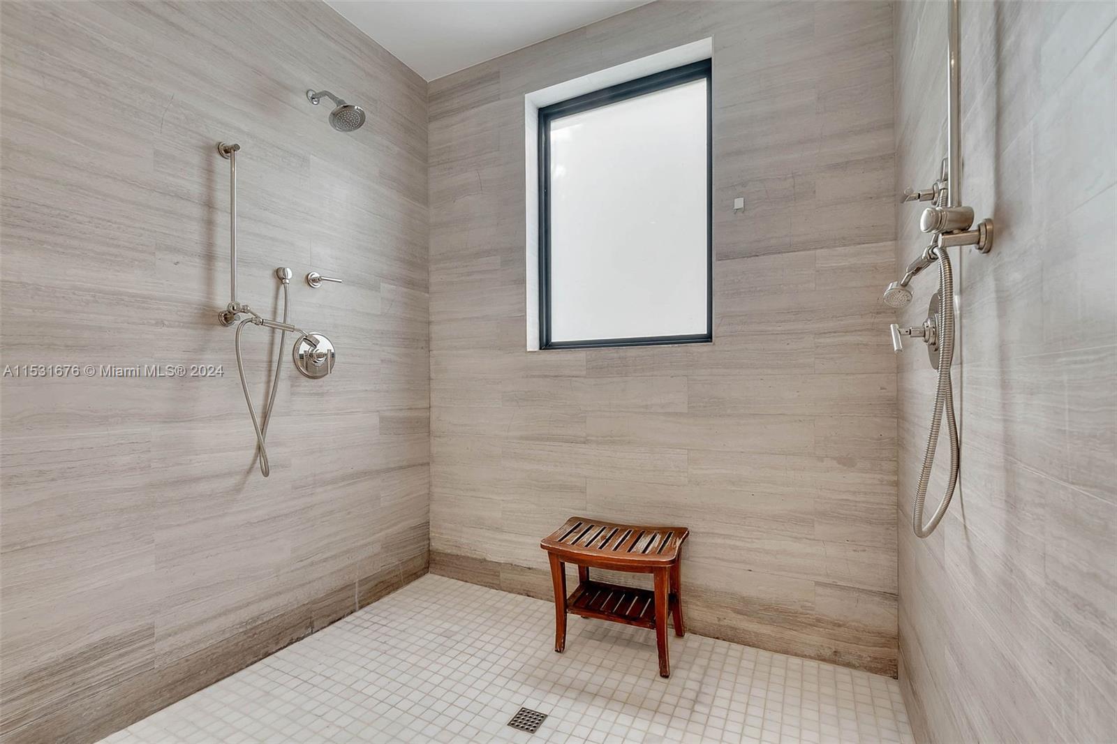 PINECREST VILLAS - Residential