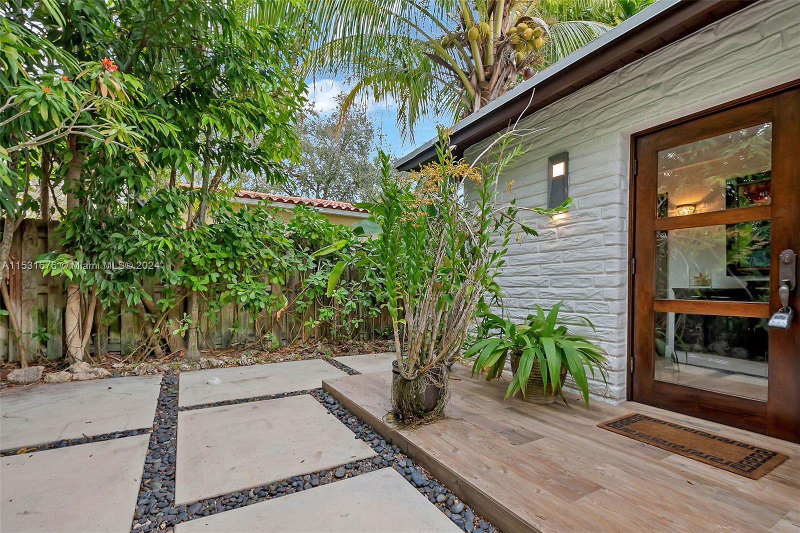 PINECREST VILLAS - Residential