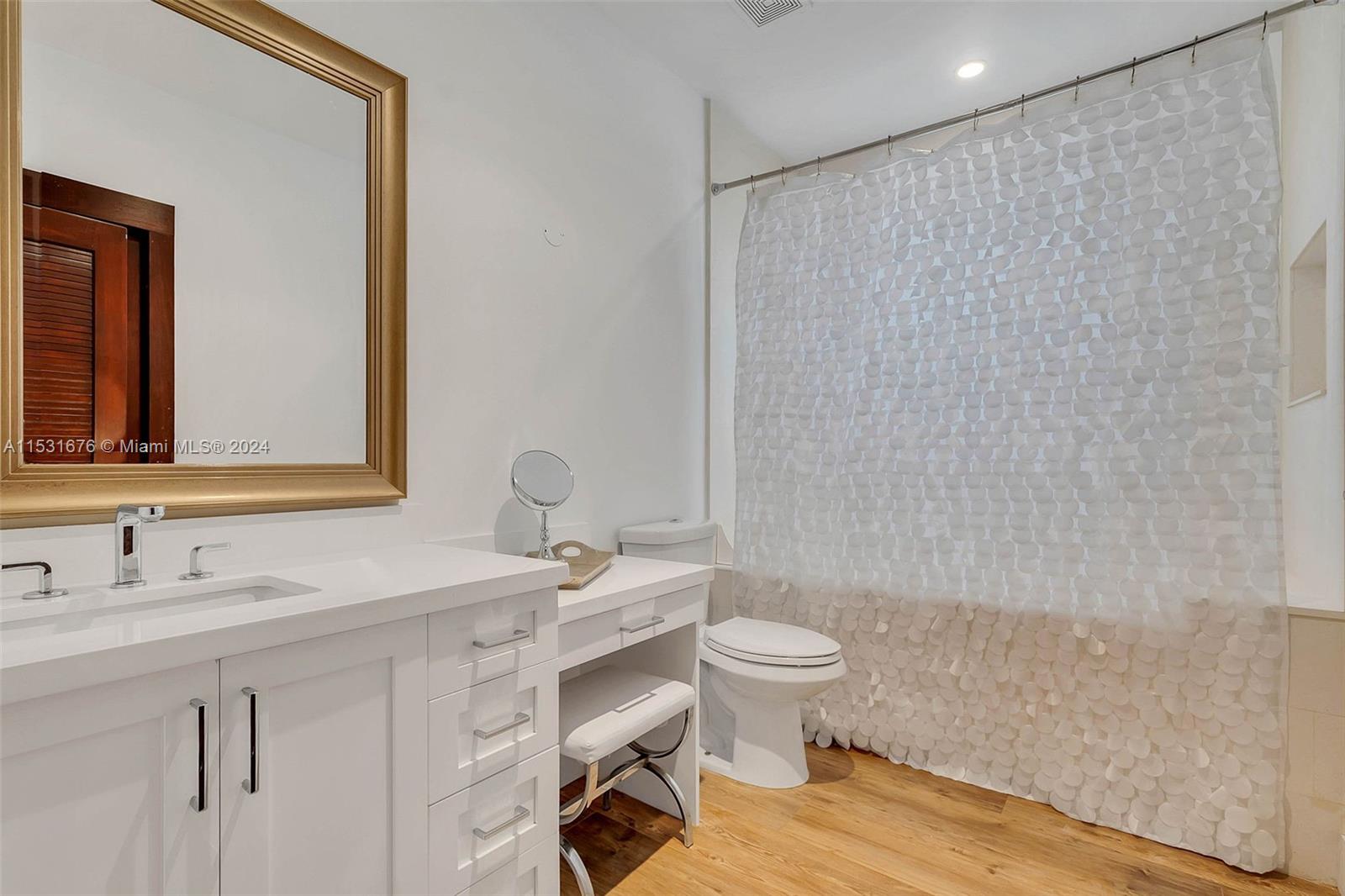 PINECREST VILLAS - Residential