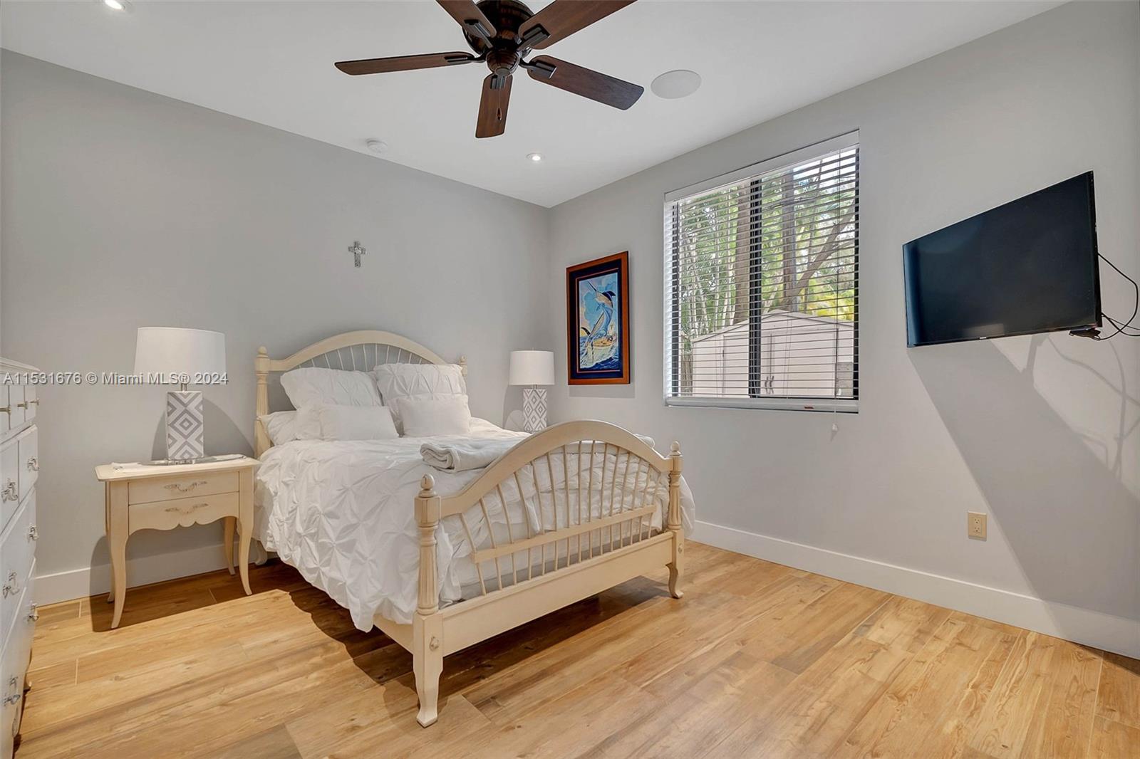 PINECREST VILLAS - Residential