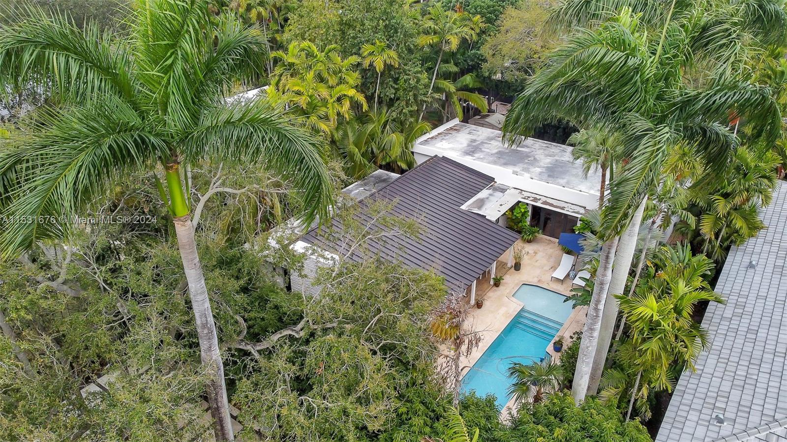 PINECREST VILLAS - Residential