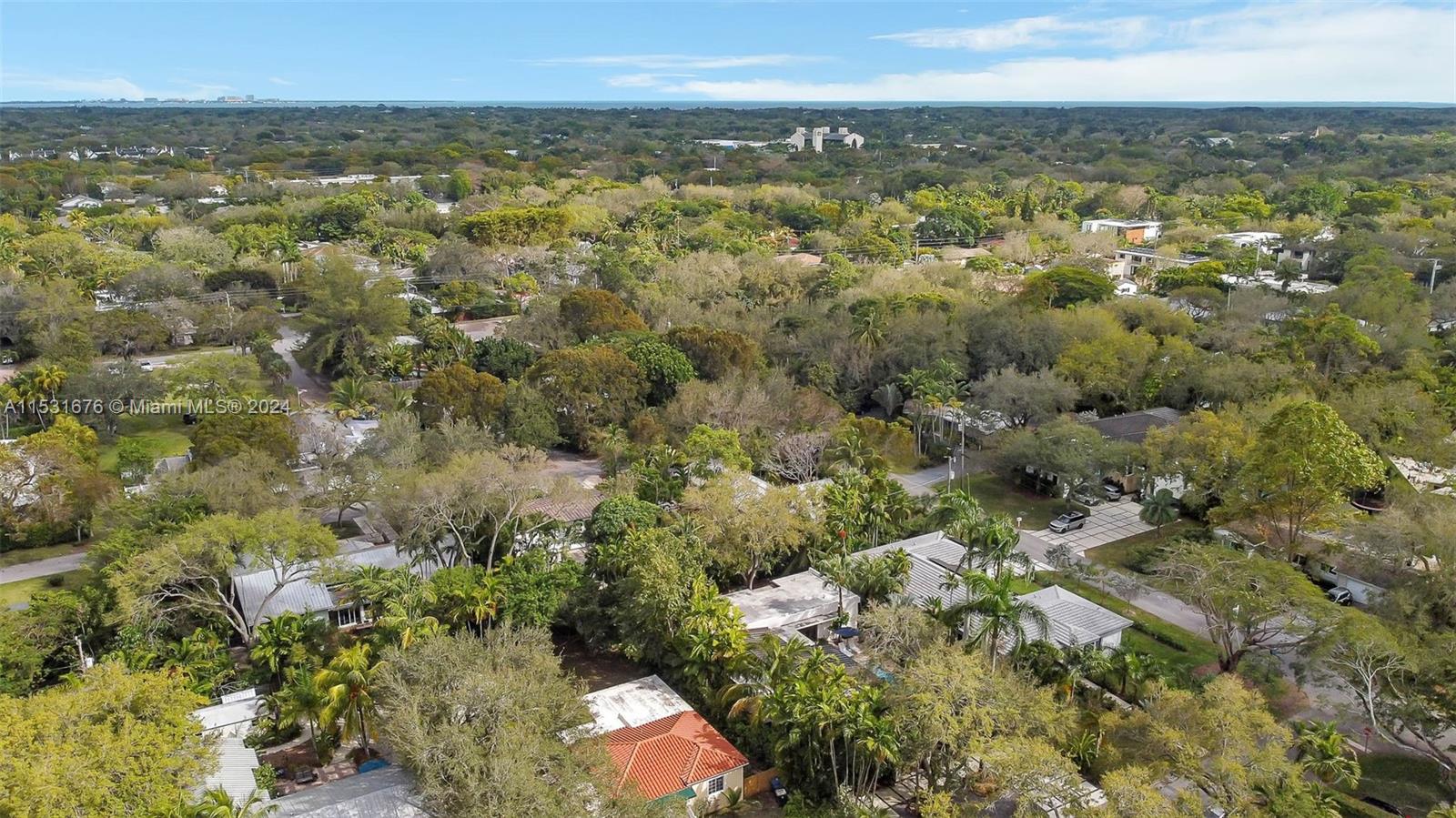 PINECREST VILLAS - Residential