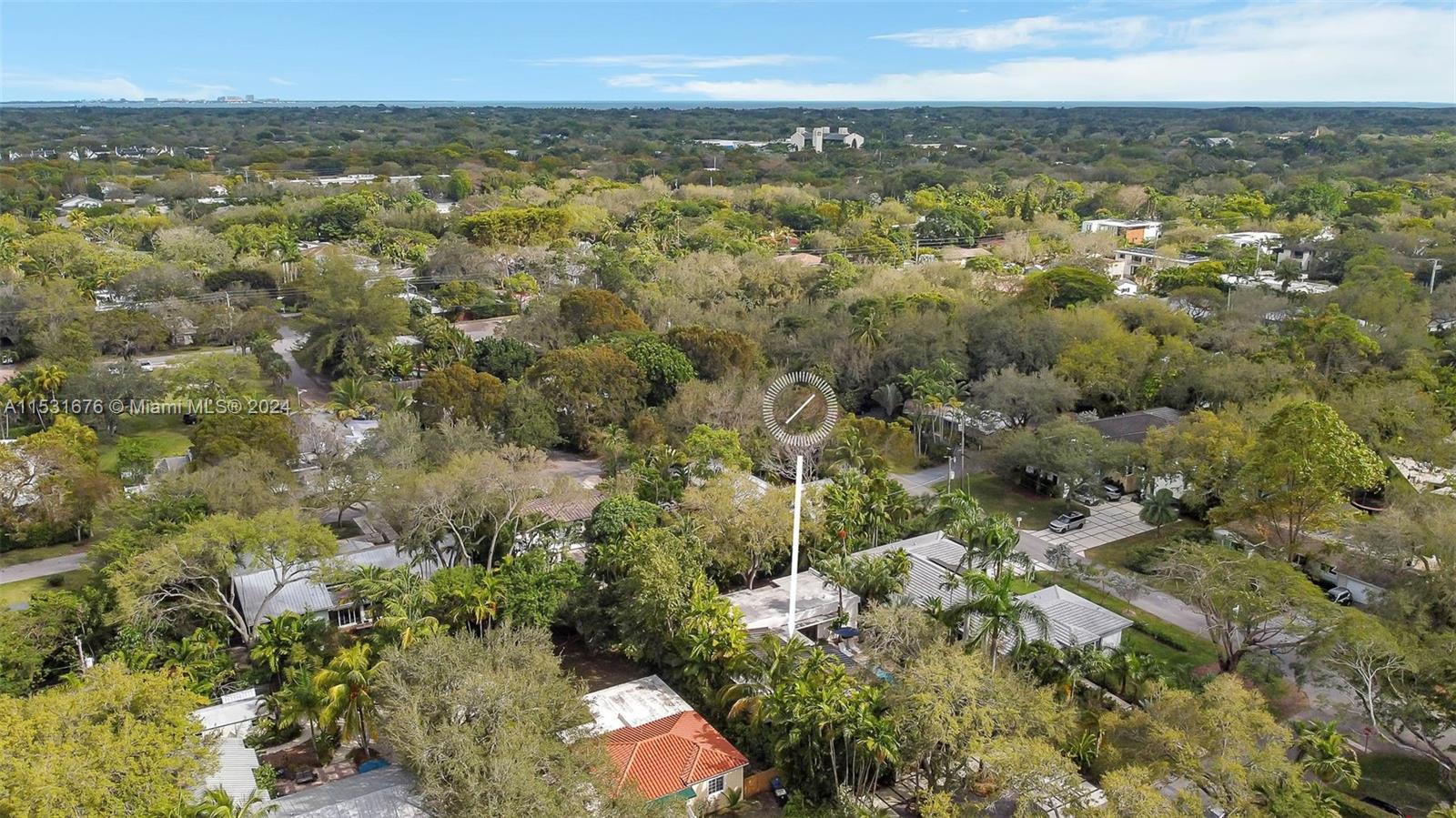 PINECREST VILLAS - Residential