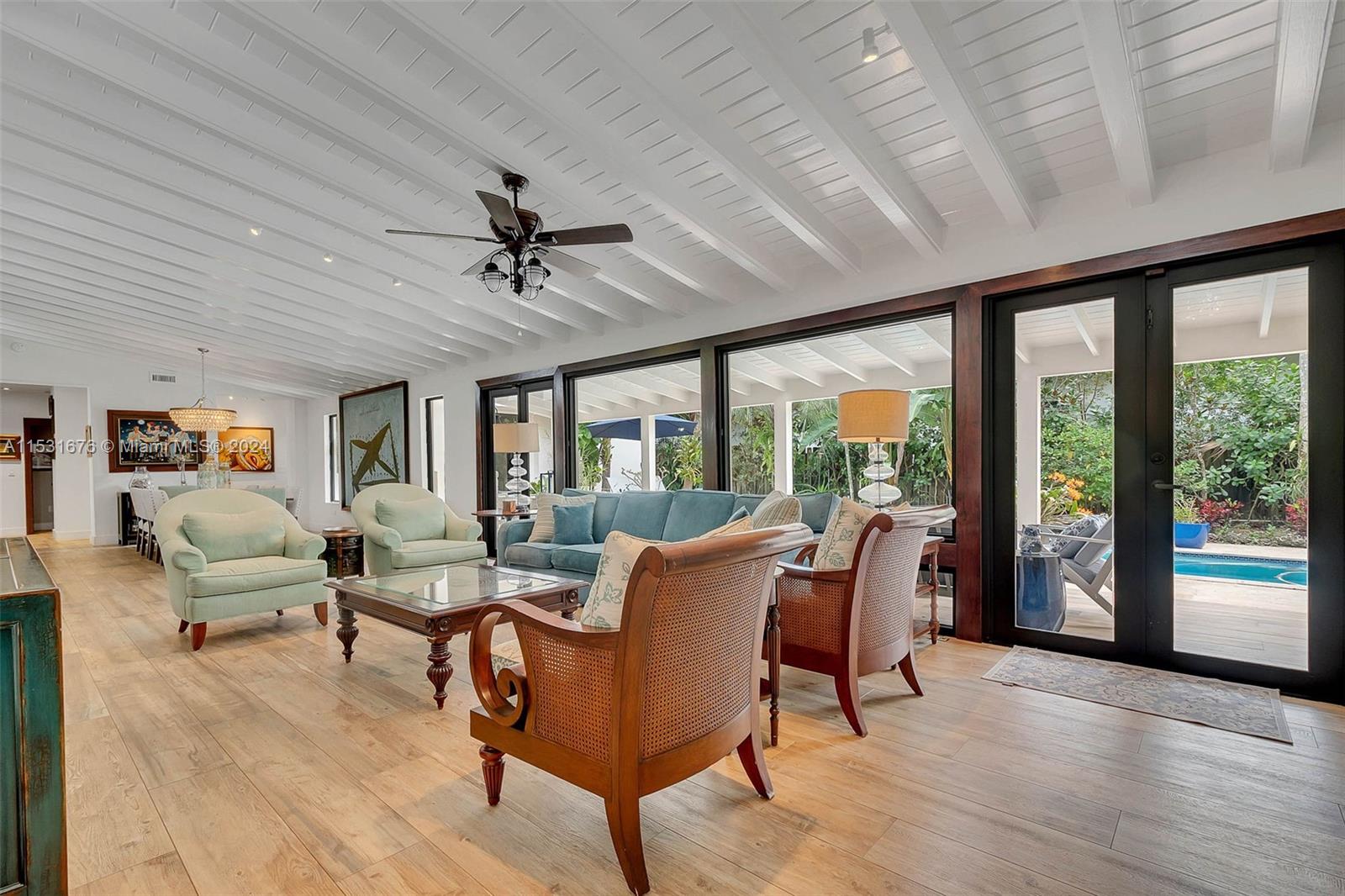 PINECREST VILLAS - Residential