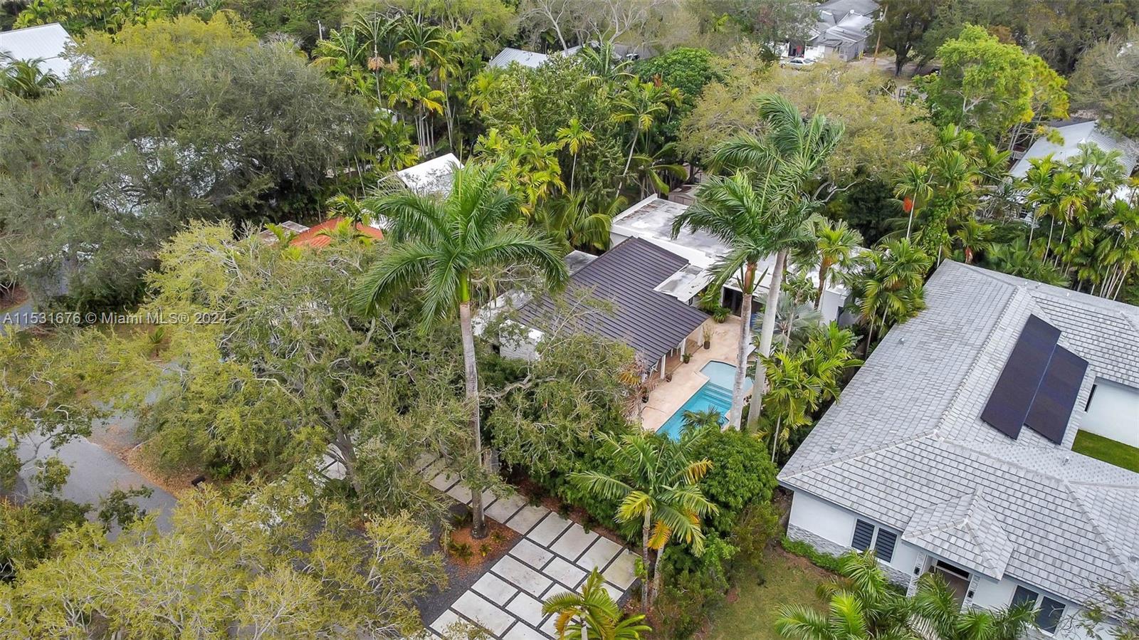 PINECREST VILLAS - Residential