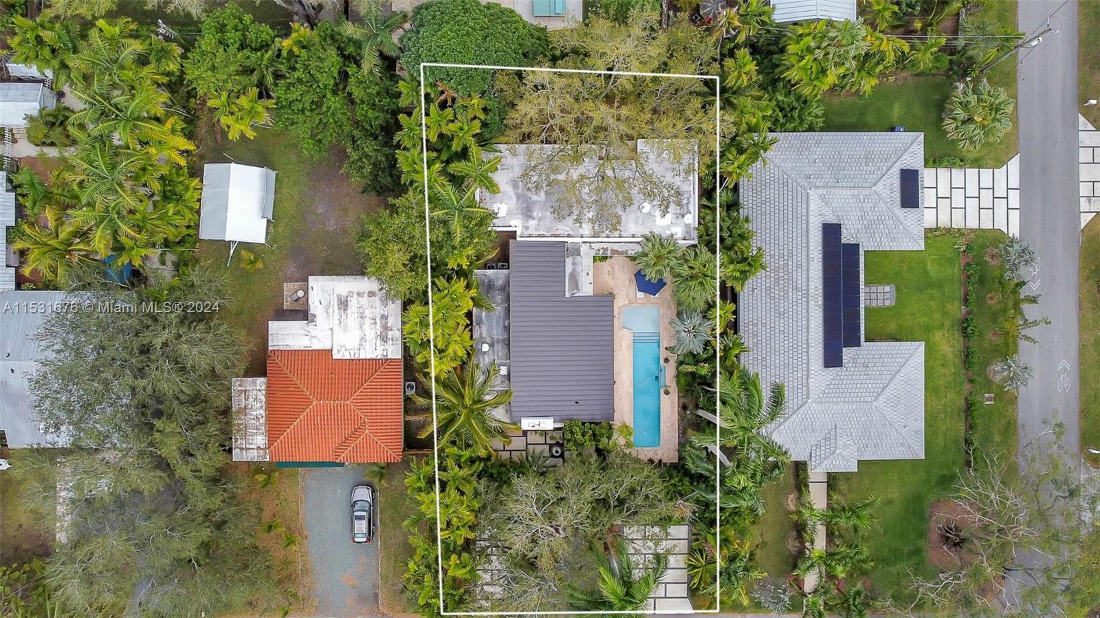 PINECREST VILLAS - Residential