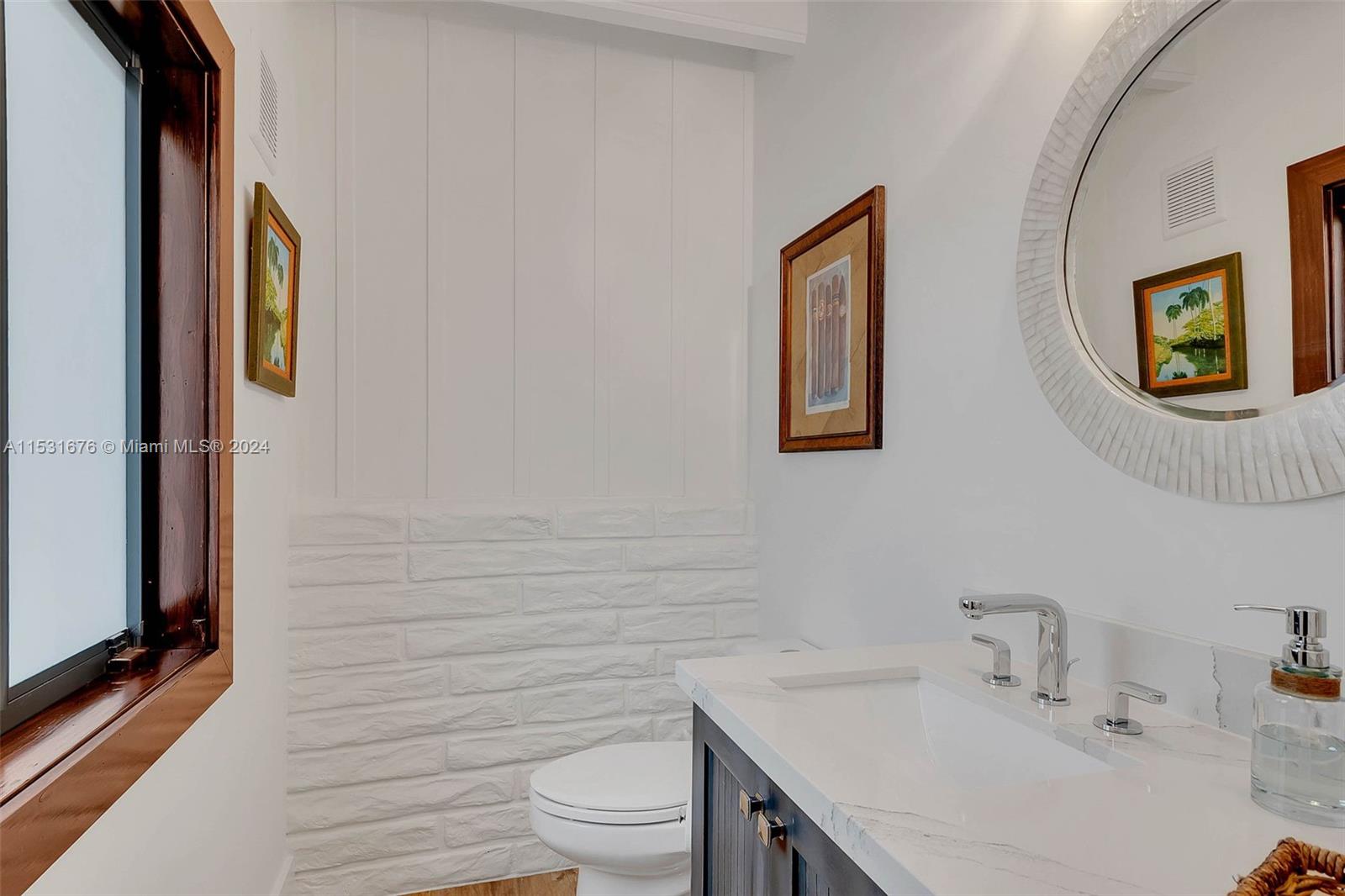 PINECREST VILLAS - Residential