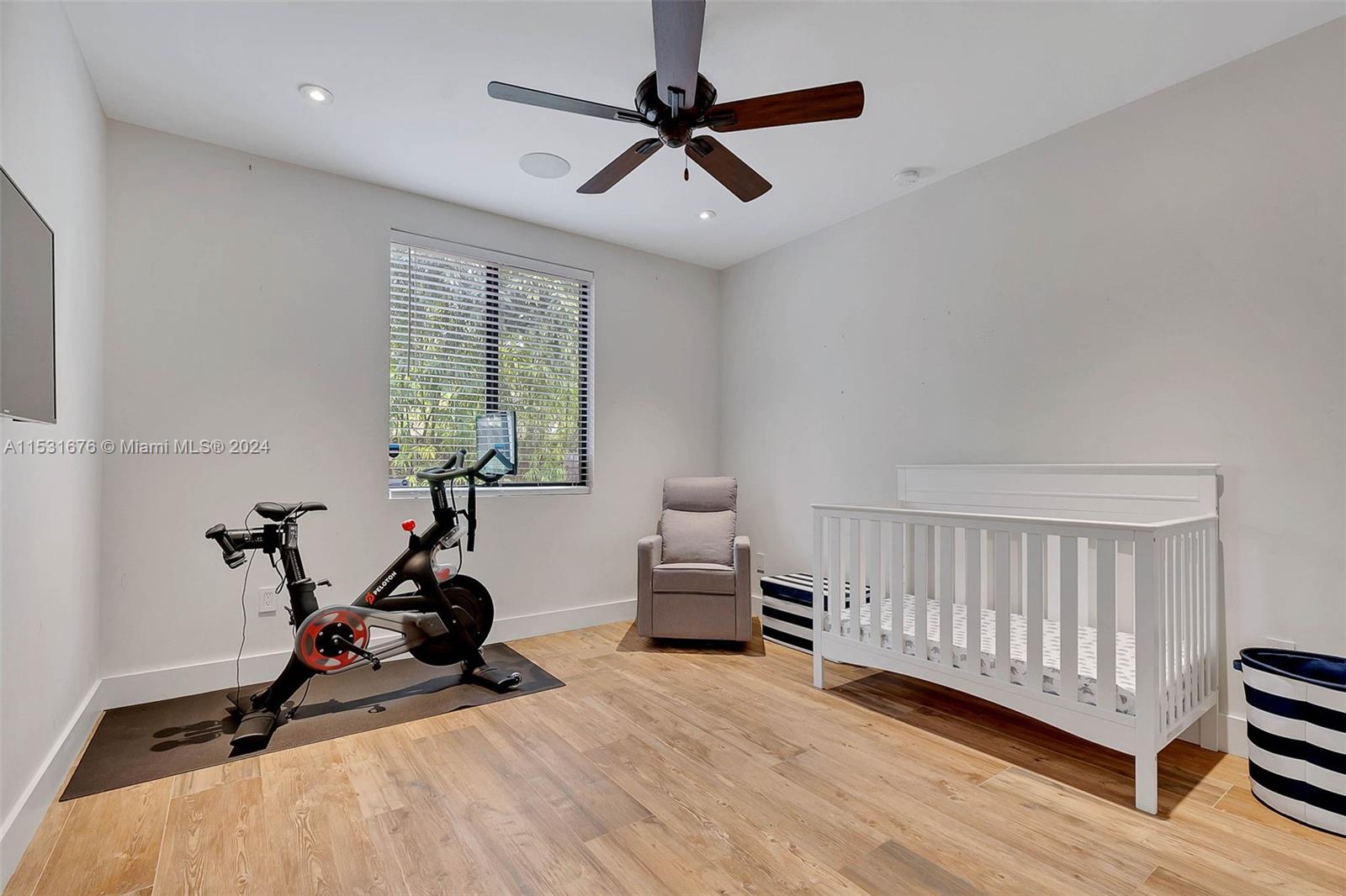 PINECREST VILLAS - Residential