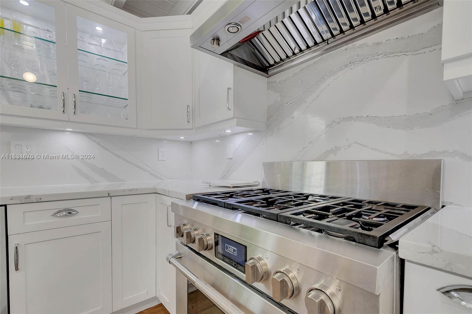 PINECREST VILLAS - Residential