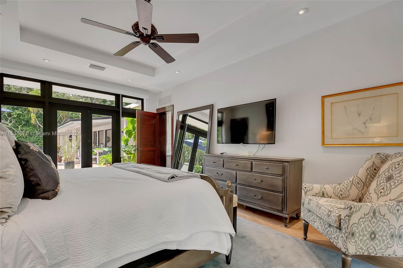 PINECREST VILLAS - Residential