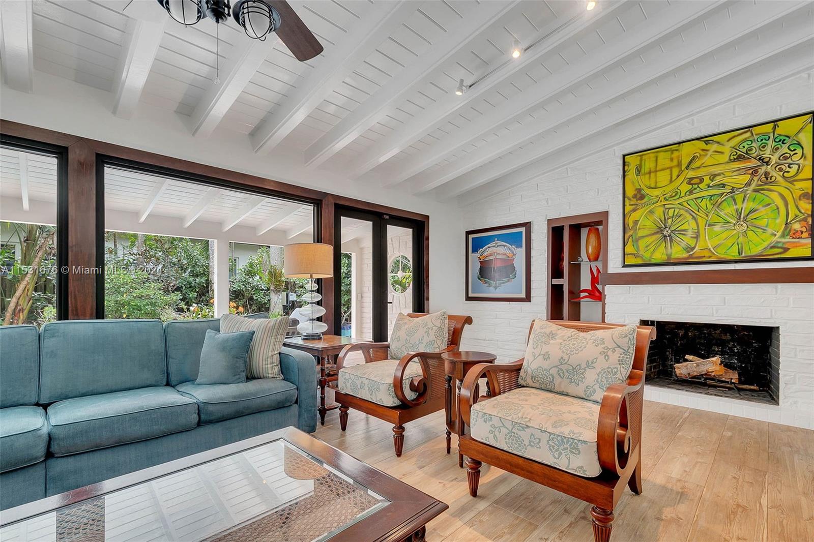 PINECREST VILLAS - Residential